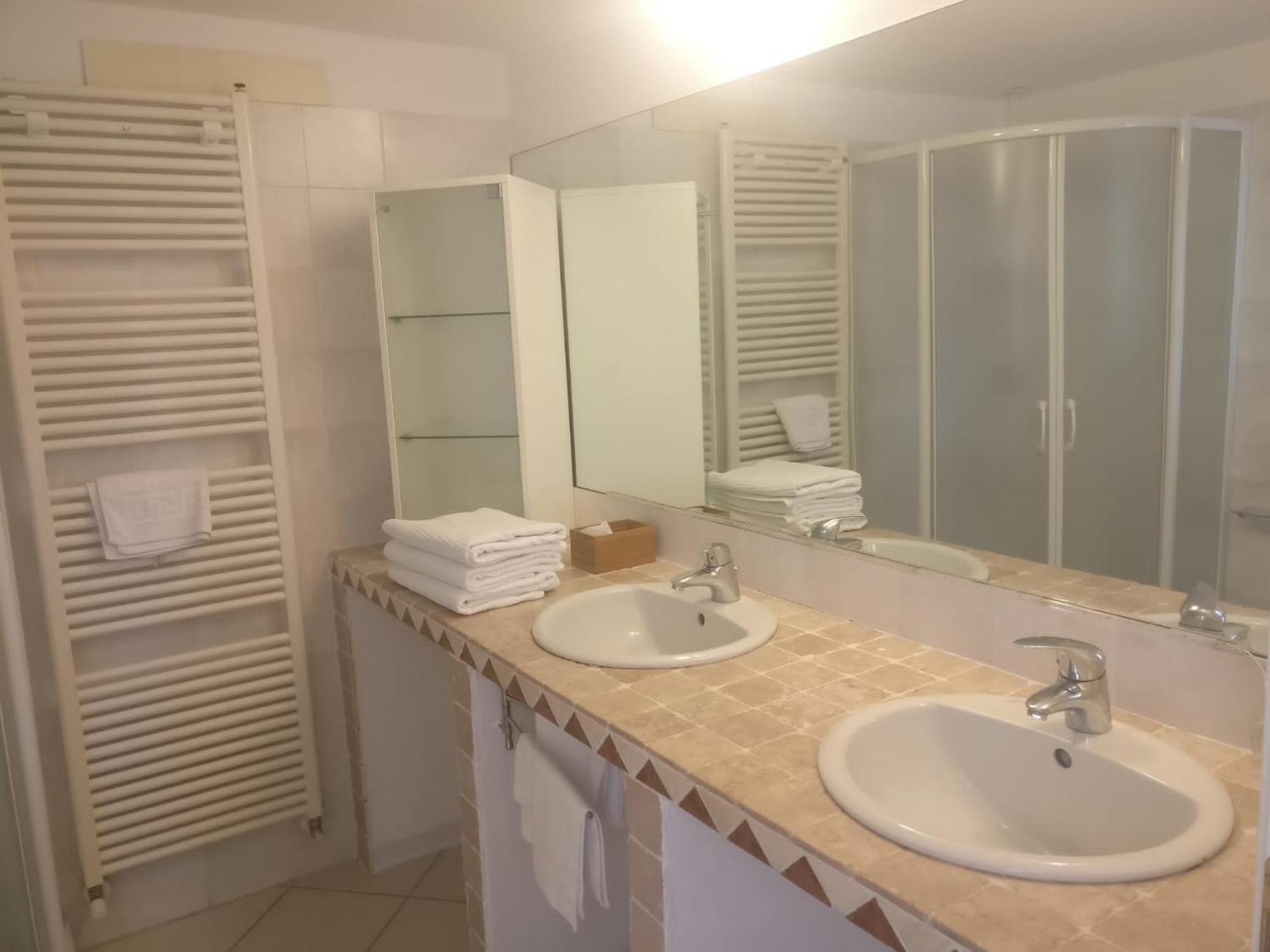 Aparthotel Eros