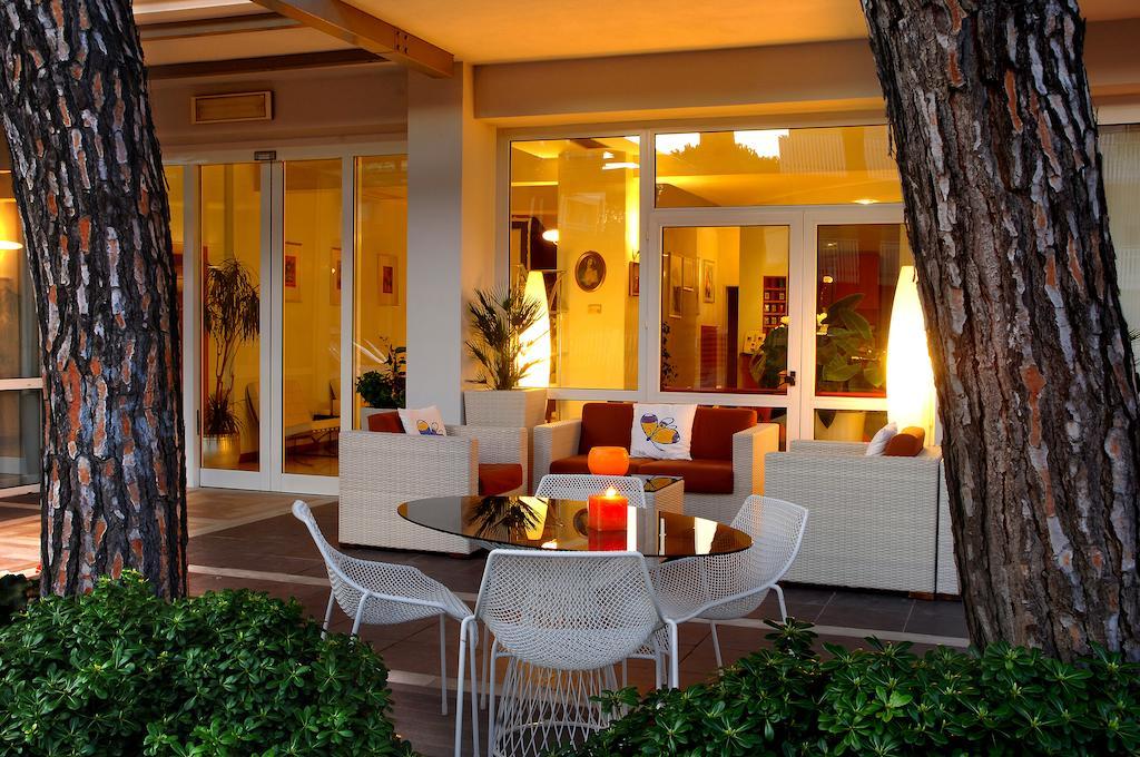 Aparthotel Eros